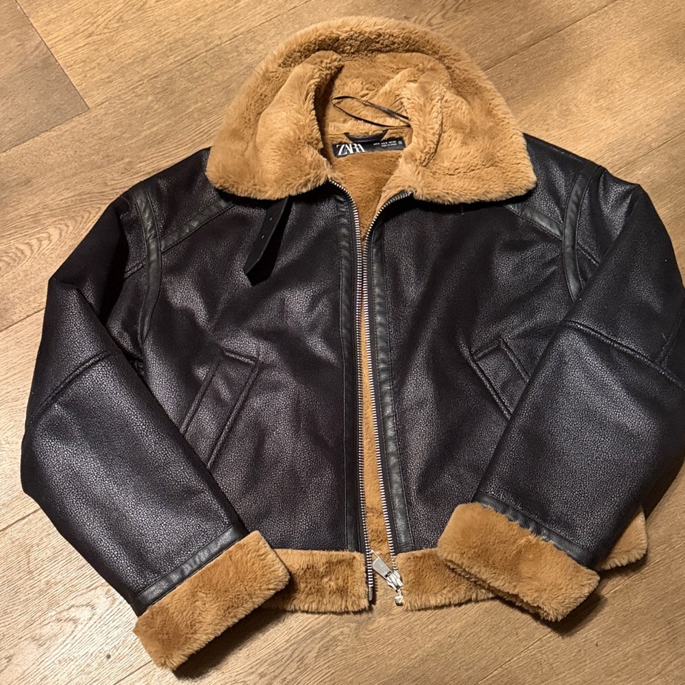 Zara Black Jacket with Tan Fur Lining - Picture 2 of 3